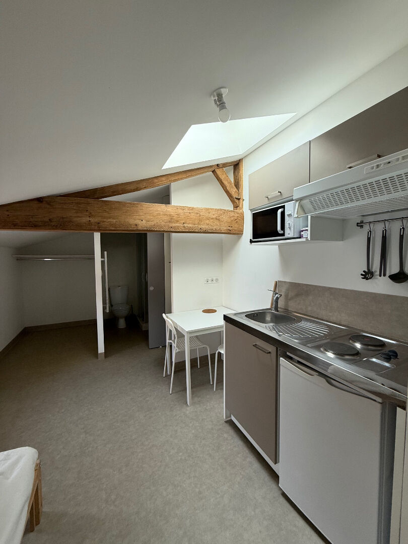 Appartement LA ROCHE SUR YON (85000) 1 pièce 11.20 m²