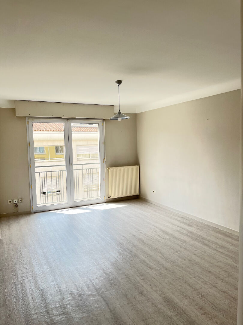 Appartement LA ROCHE SUR YON (85000) 2 pi&egrave;ces 48.50 m&sup2;