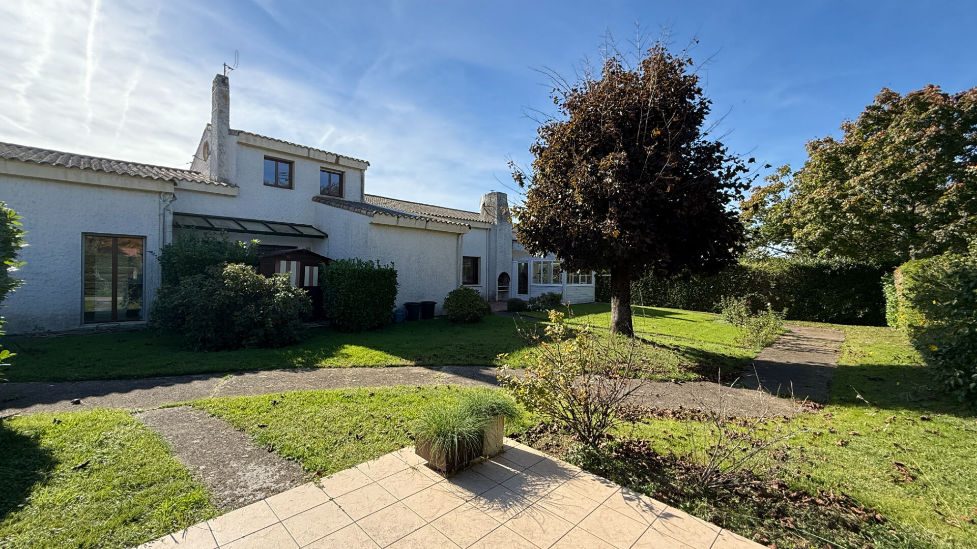 Maison LA ROCHE SUR YON (85000) 7 pièces 203.00 m²