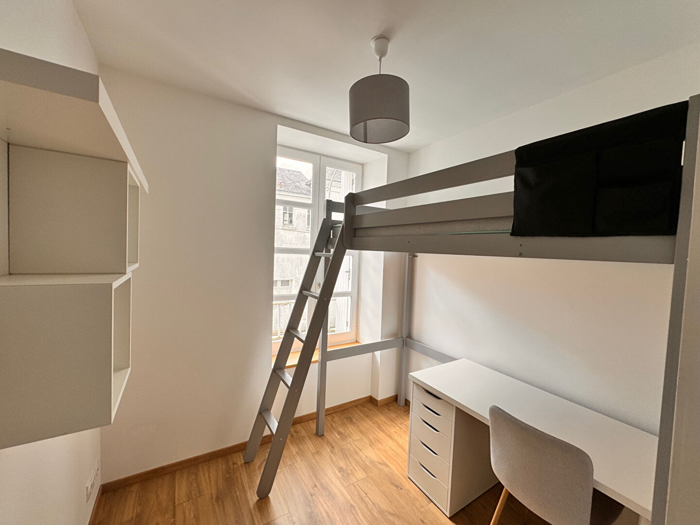 Maison LA ROCHE SUR YON (85000) 10 pièces 145.62 m²
