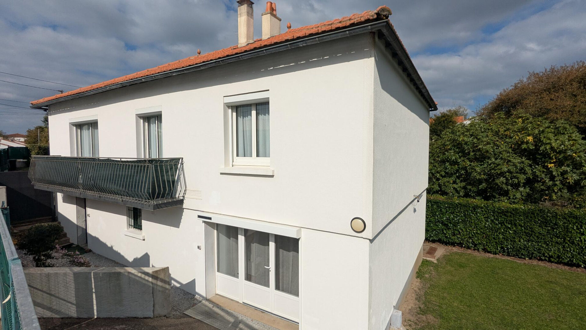 Maison LA ROCHE SUR YON (85000) 9 pièces 143.00 m²