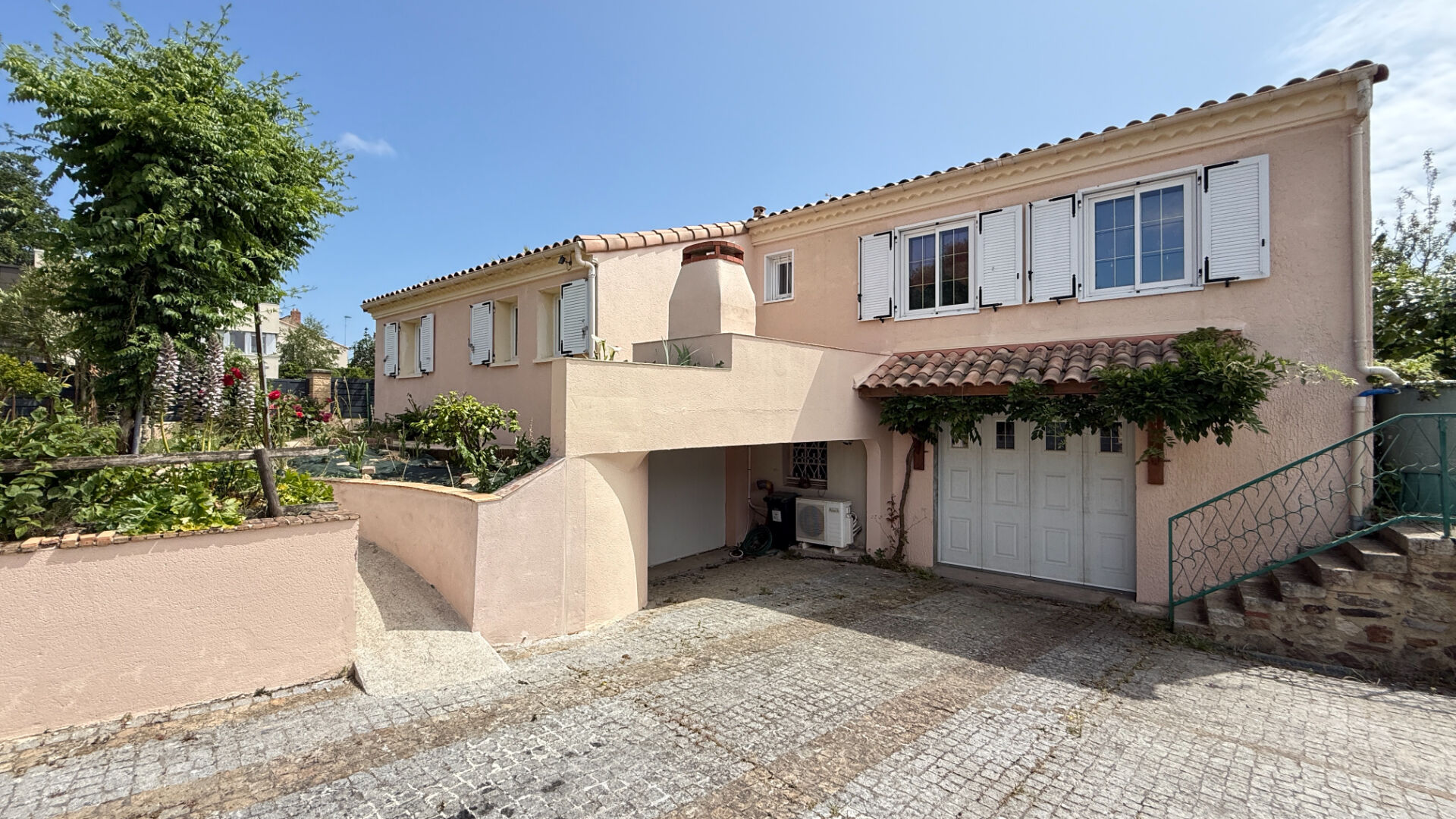 Maison LA ROCHE SUR YON (85000) 7 pièces 106.00 m²