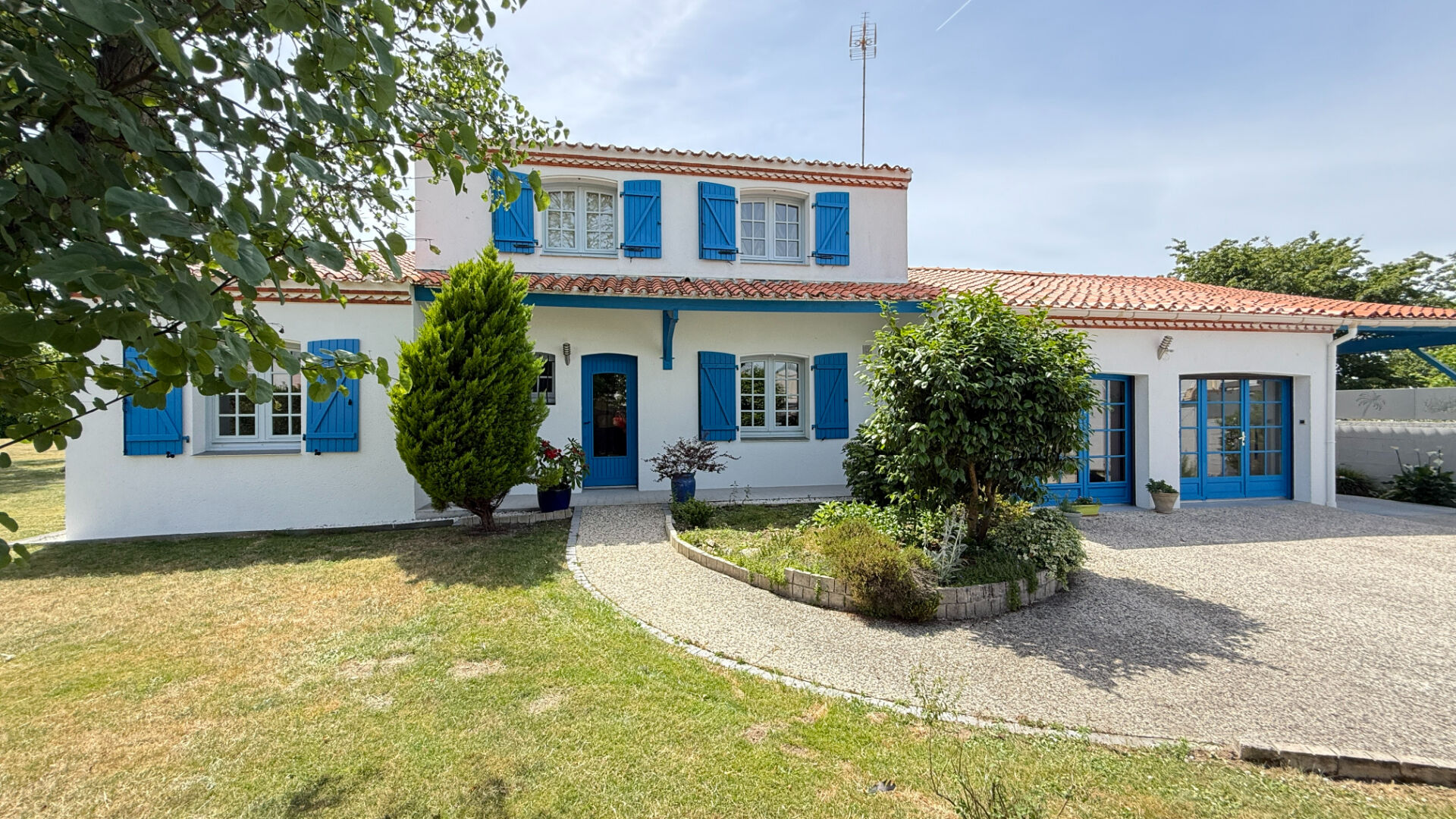 Maison LA ROCHE SUR YON (85000) 7 pi&egrave;ces 169.00 m&sup2;