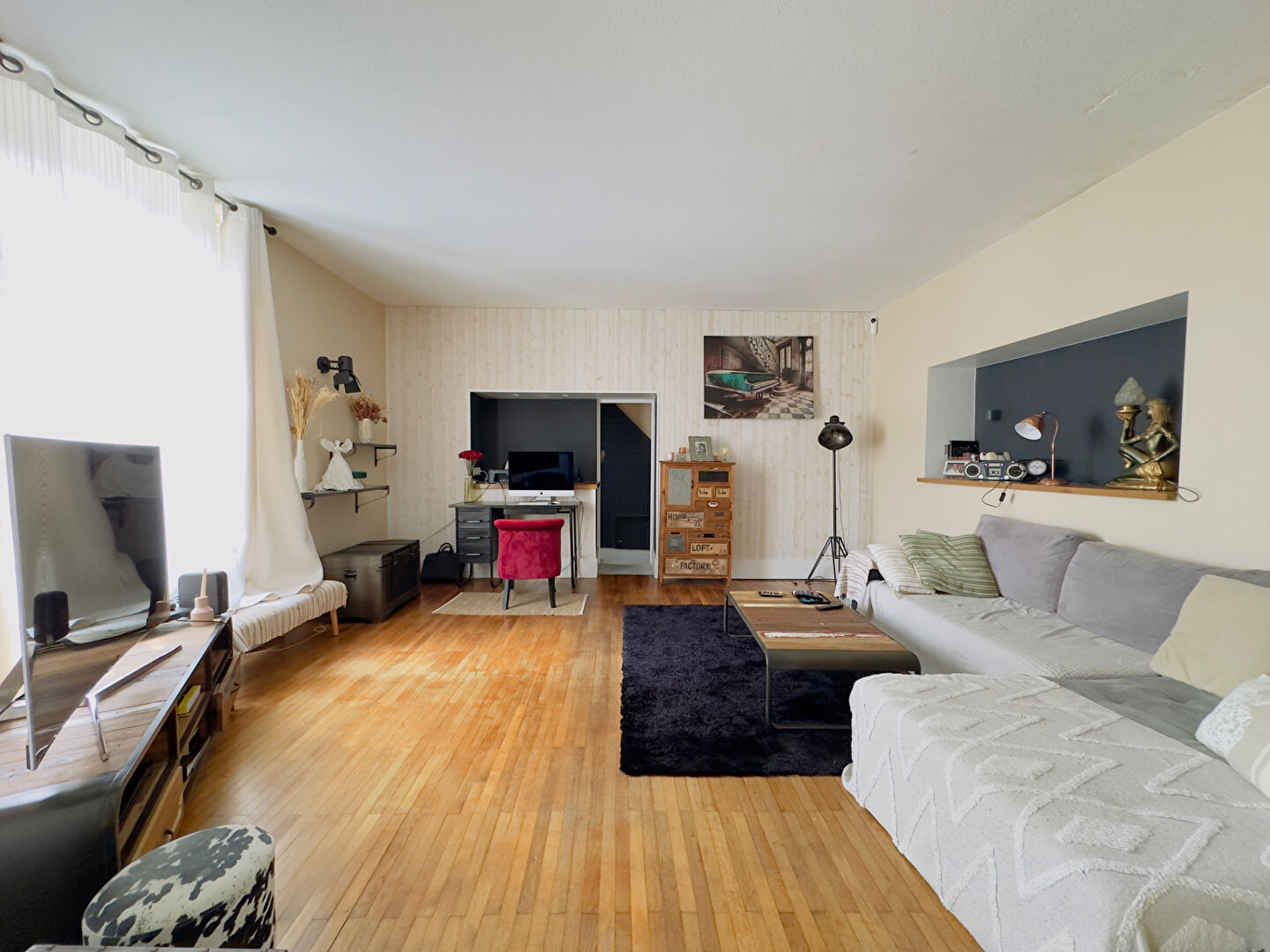 Maison LA ROCHE SUR YON (85000) 6 pièces 166.00 m²