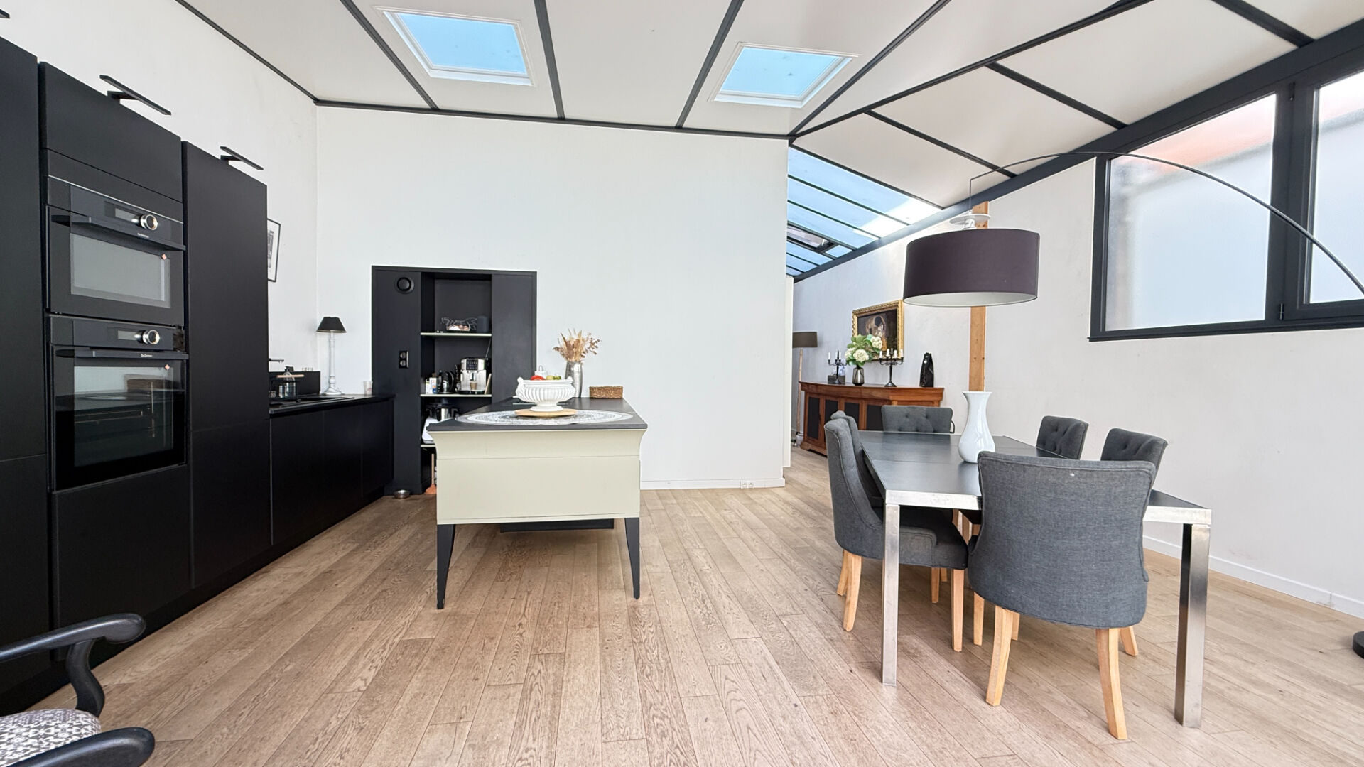 Maison LA ROCHE SUR YON (85000) 6 pièces 160.23 m²