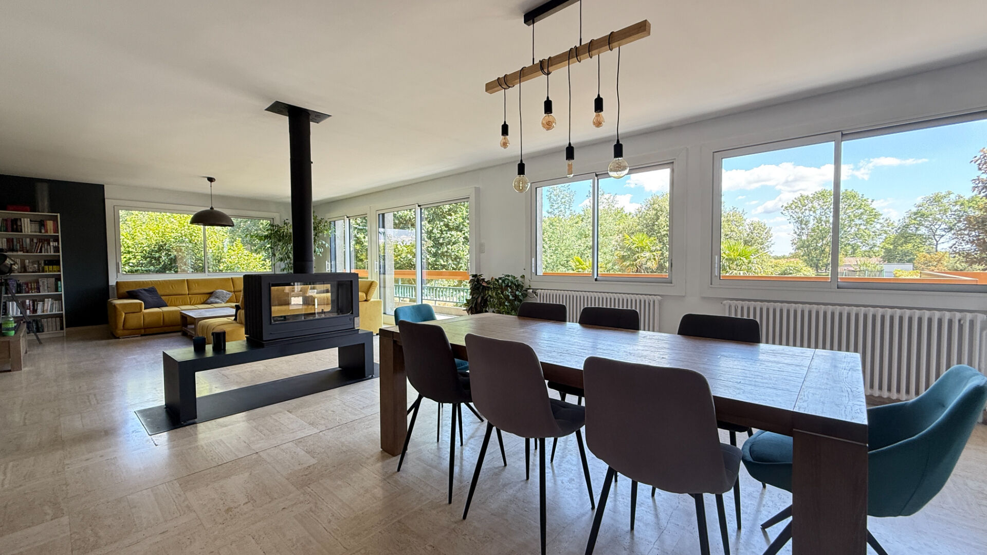 Maison LA ROCHE SUR YON (85000) 8 pièces 250.00 m²