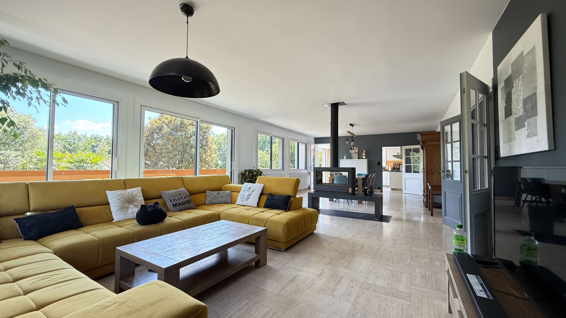 Maison LA ROCHE SUR YON (85000) 8 pièces 250.00 m²