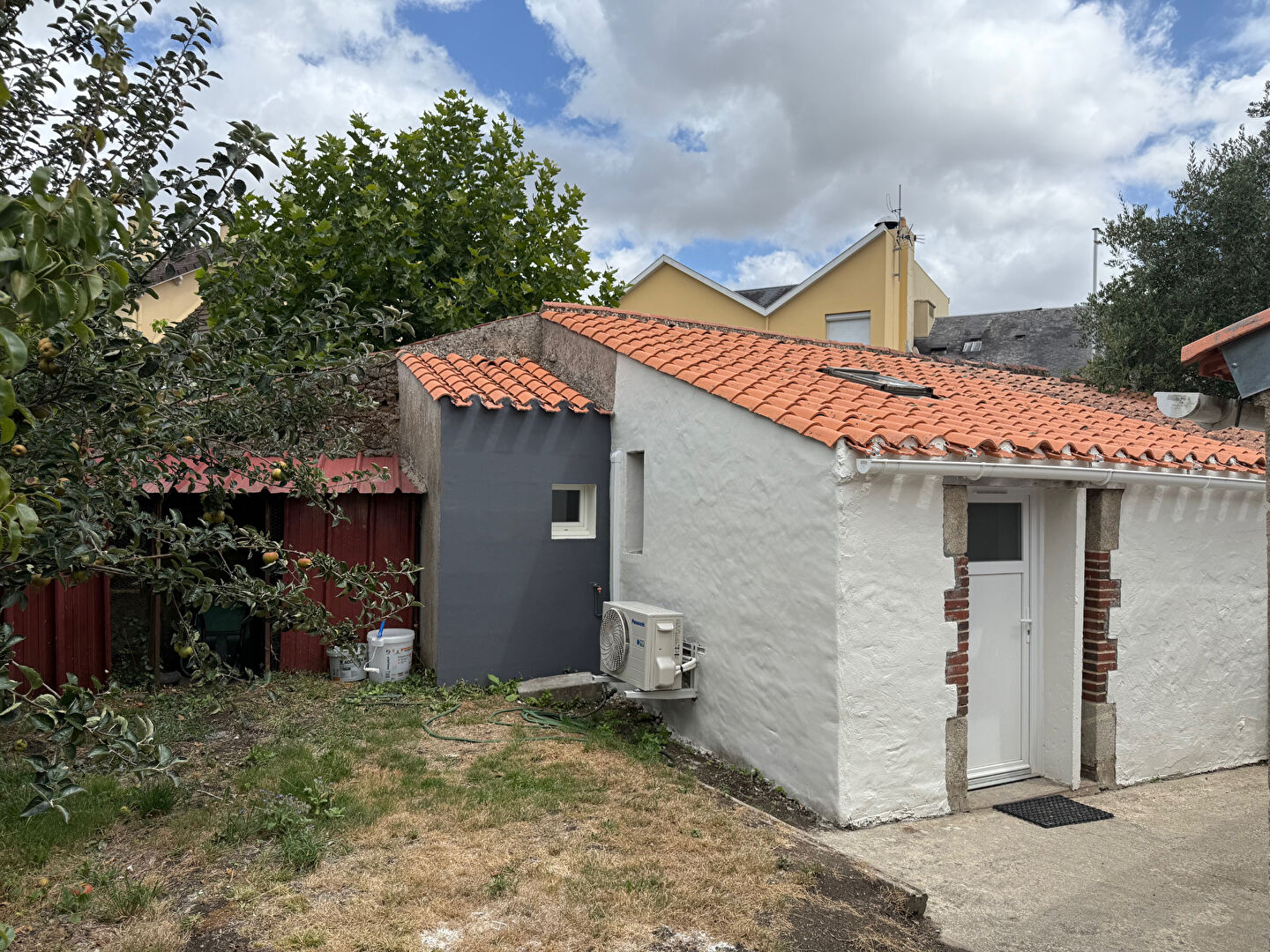 Maison LA ROCHE SUR YON (85000) 1 pièce 16.85 m²