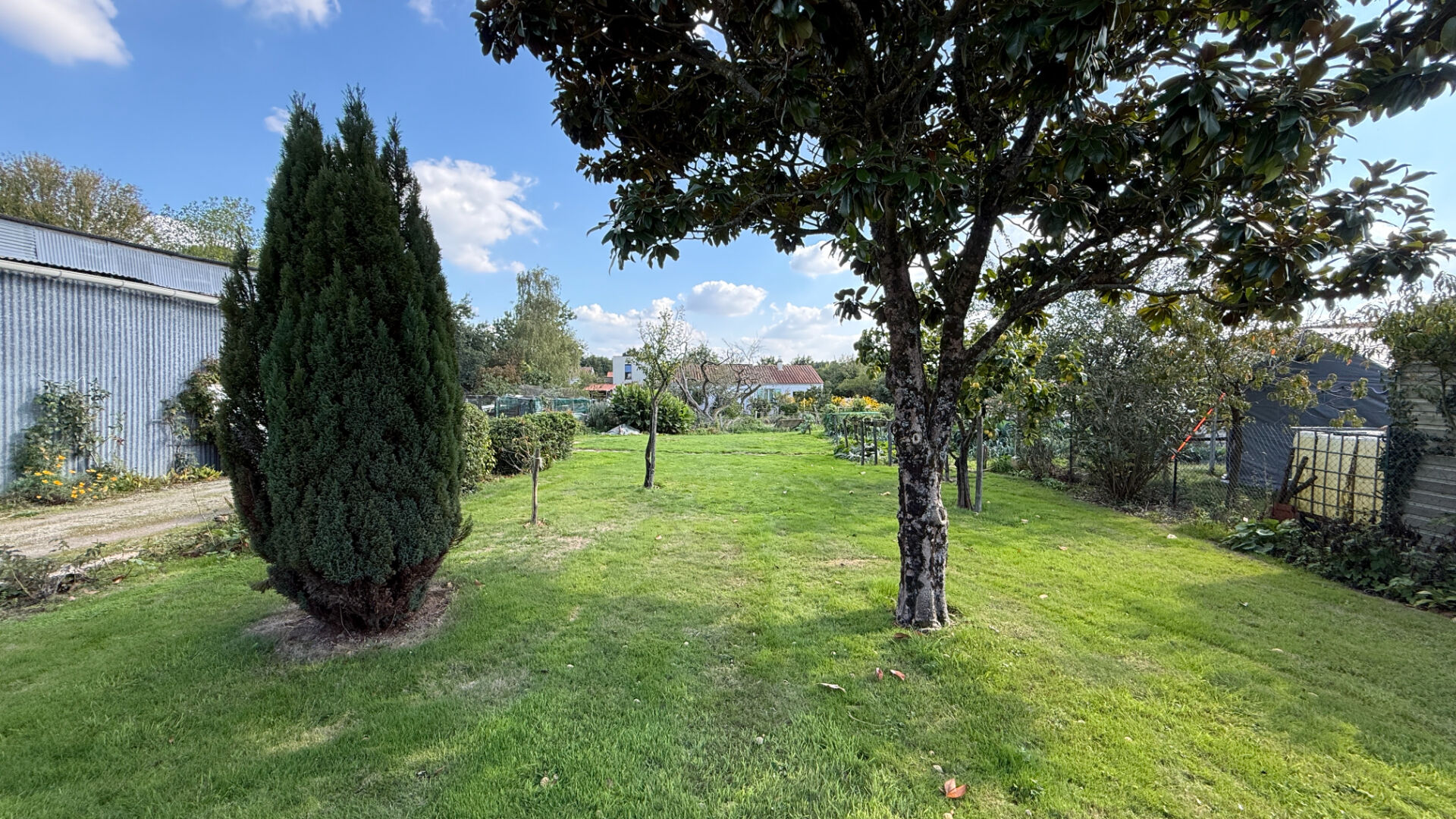 Terrain LA ROCHE SUR YON (85000) 1480.00 m&sup2;