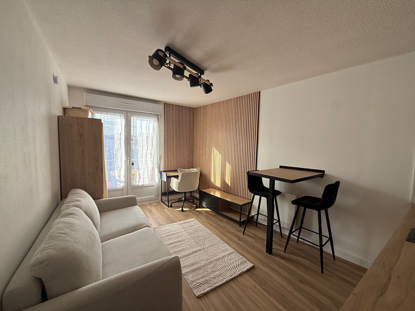 Appartement LA ROCHE SUR YON (85000) 1 pièce 18.70 m²