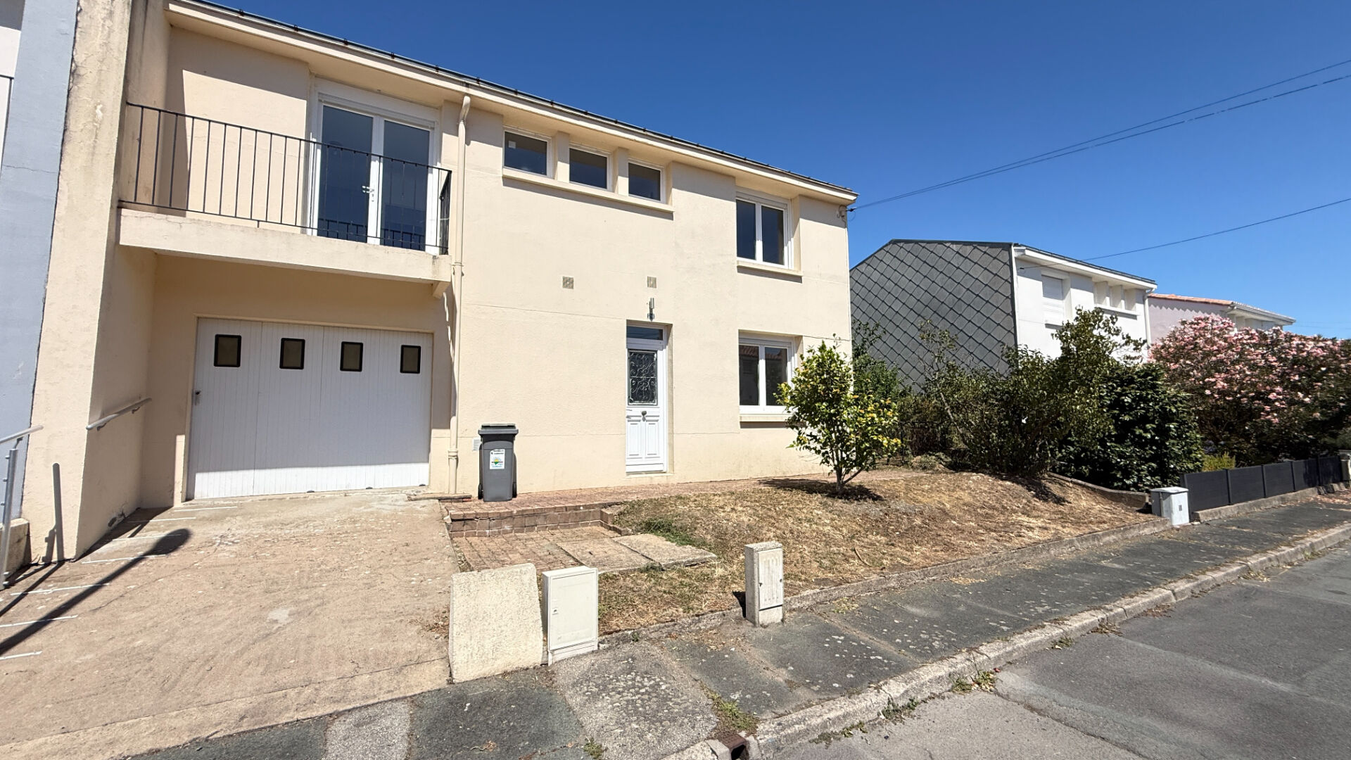 Maison LA ROCHE SUR YON (85000) 7 pi&egrave;ces 118.00 m&sup2;