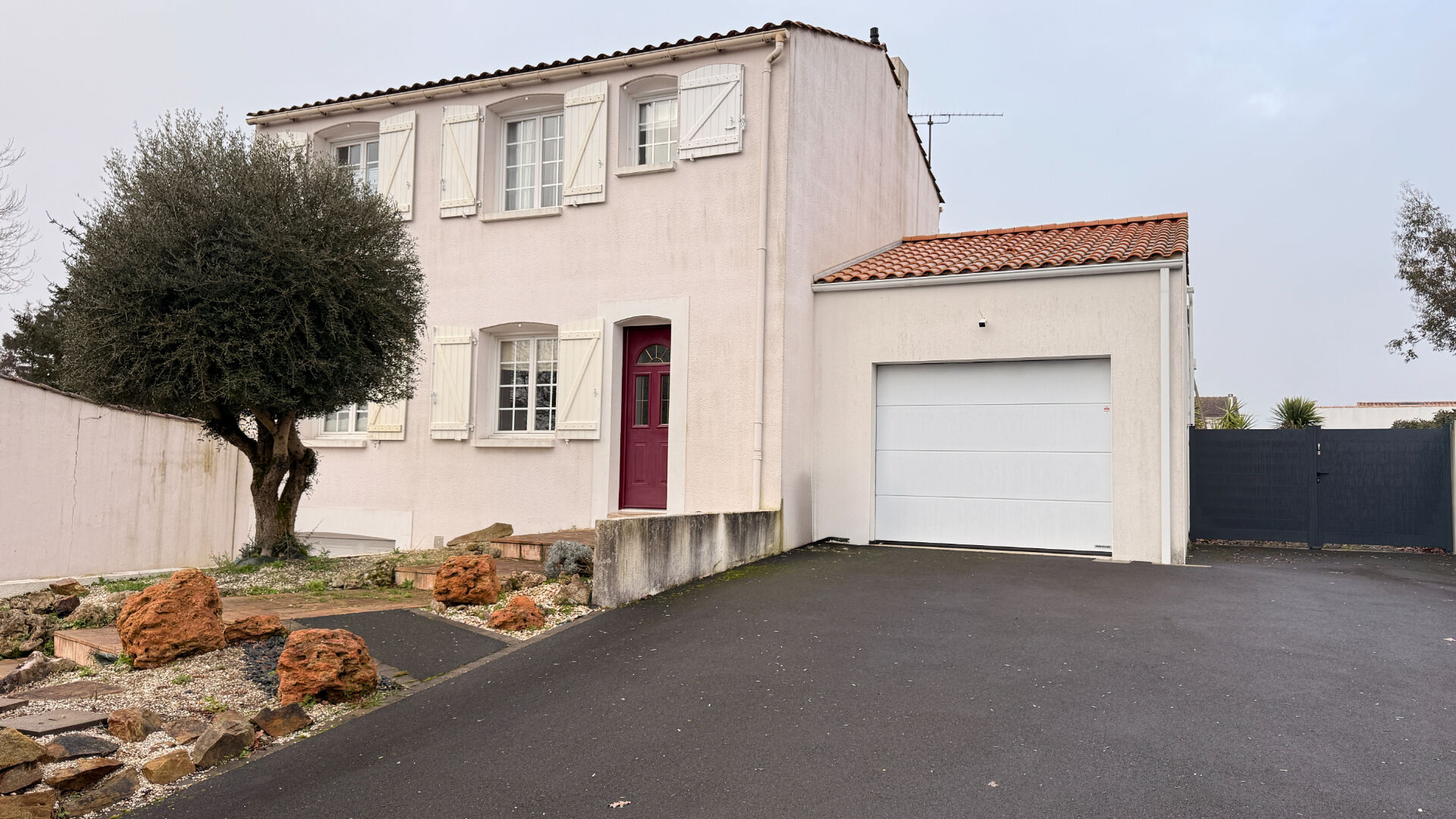 Maison LA ROCHE SUR YON (85000) 5 pi&egrave;ces 145.00 m&sup2;