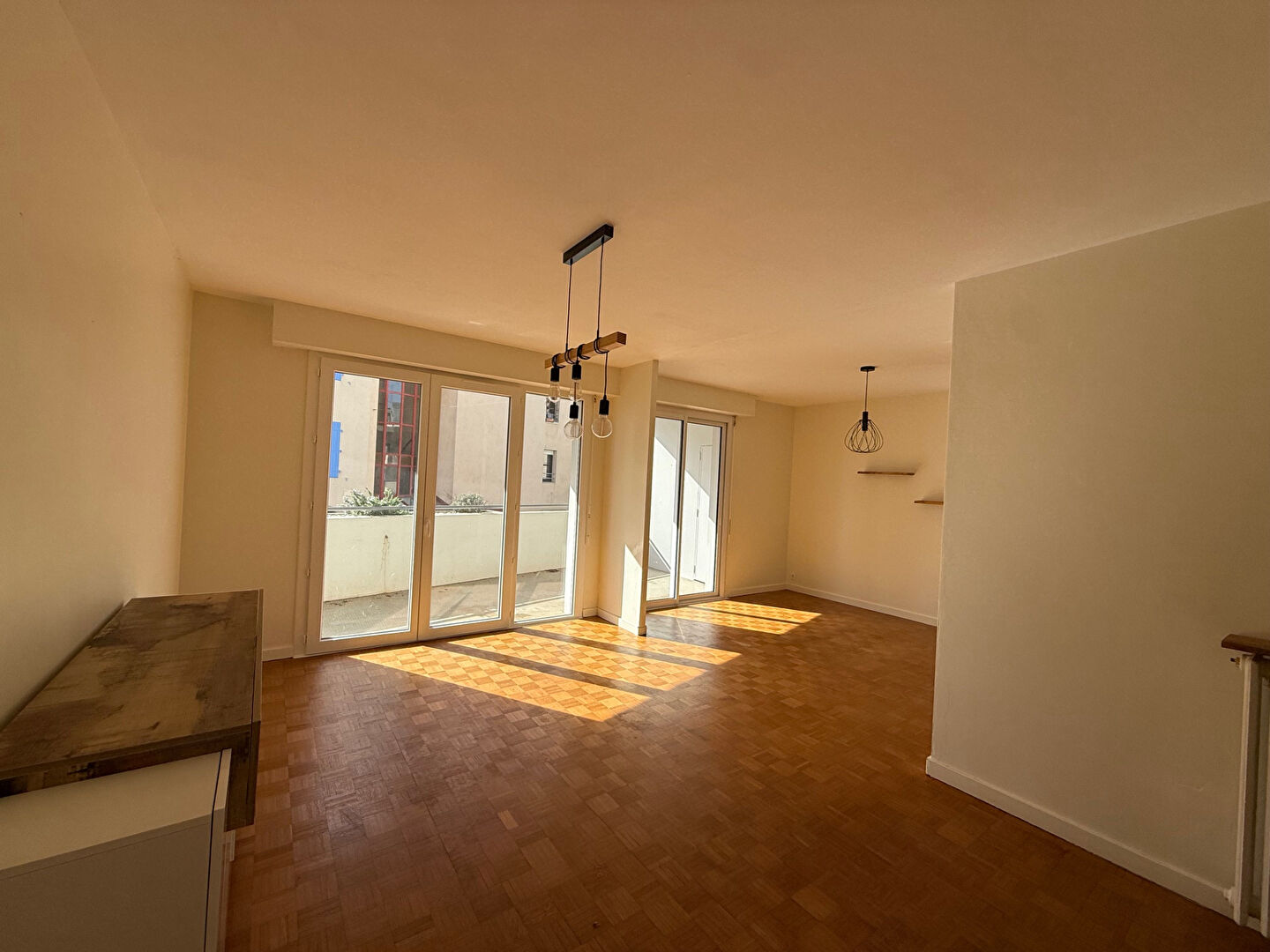 Appartement LA ROCHE SUR YON (85000) 2 pi&egrave;ces 62.99 m&sup2;