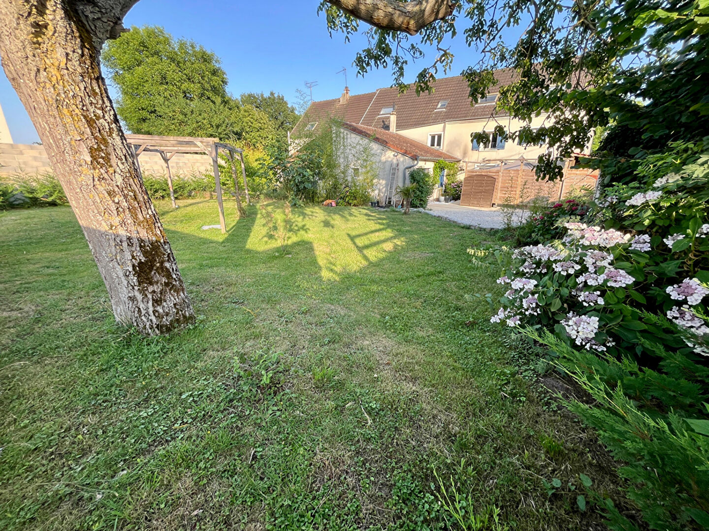 Maison CHAMBRY (77910) 11 pièces 304.00 m²