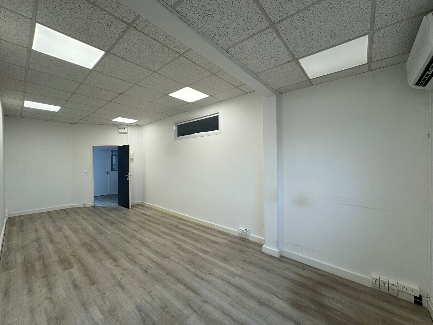 Bureaux MEAUX (77100) 1 pi&egrave;ce 24.97 m&sup2;