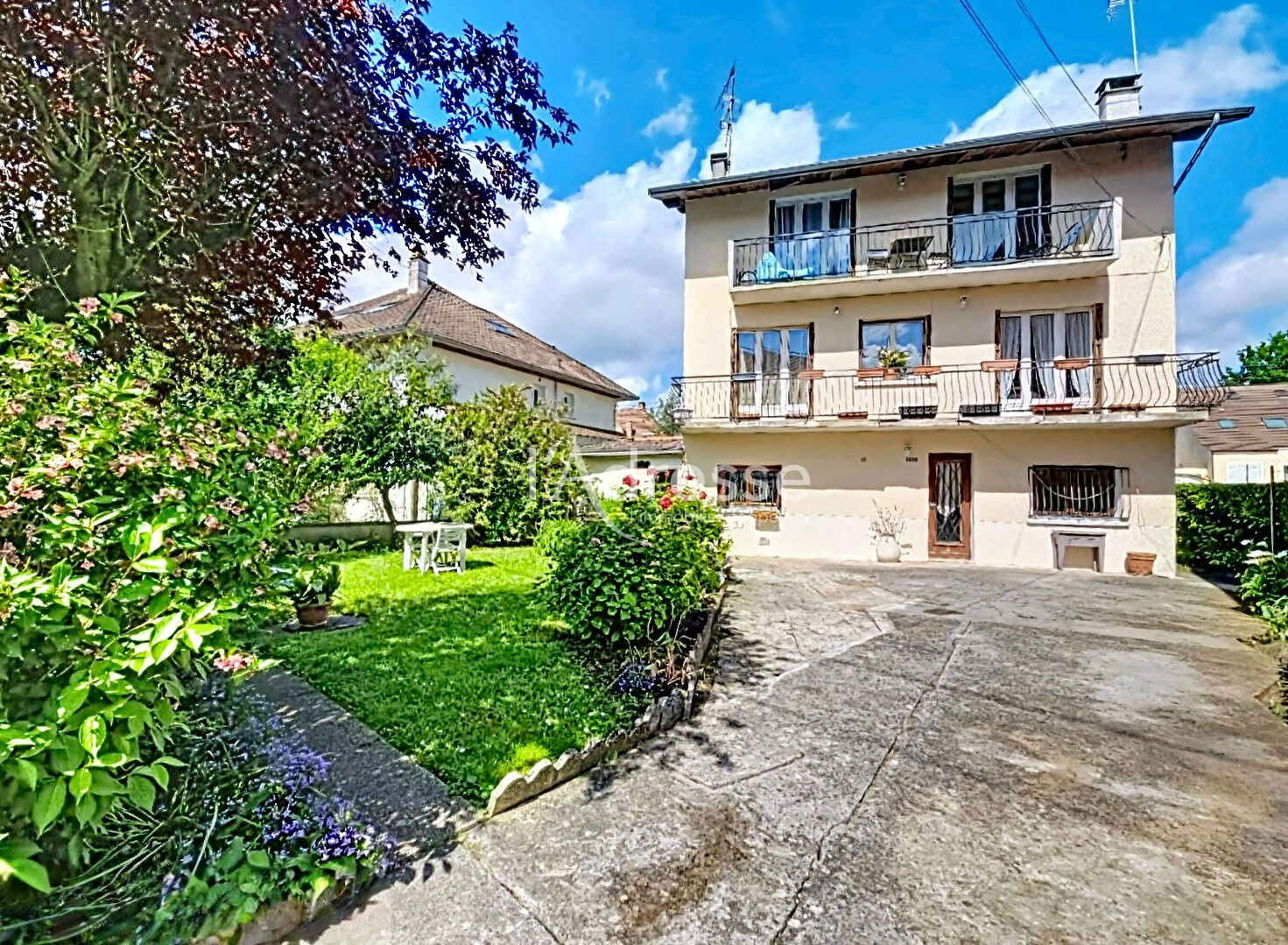 Immeuble OZOIR LA FERRIERE (77330) 340.00 m&sup2;