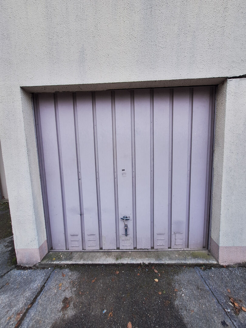 Parking / box CHELLES (77500) 1 pi&egrave;ce 10.00 m&sup2;