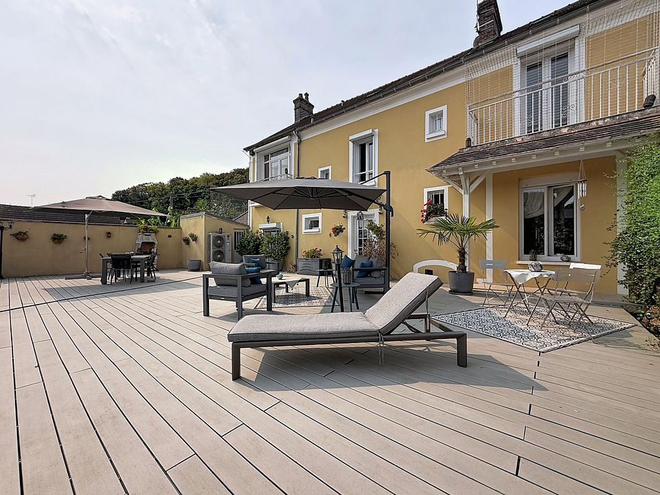 à 15 km de Coulommiers 530 000 € Maison 7 pièces , 5 chambres 200.00 m² Voir le bien