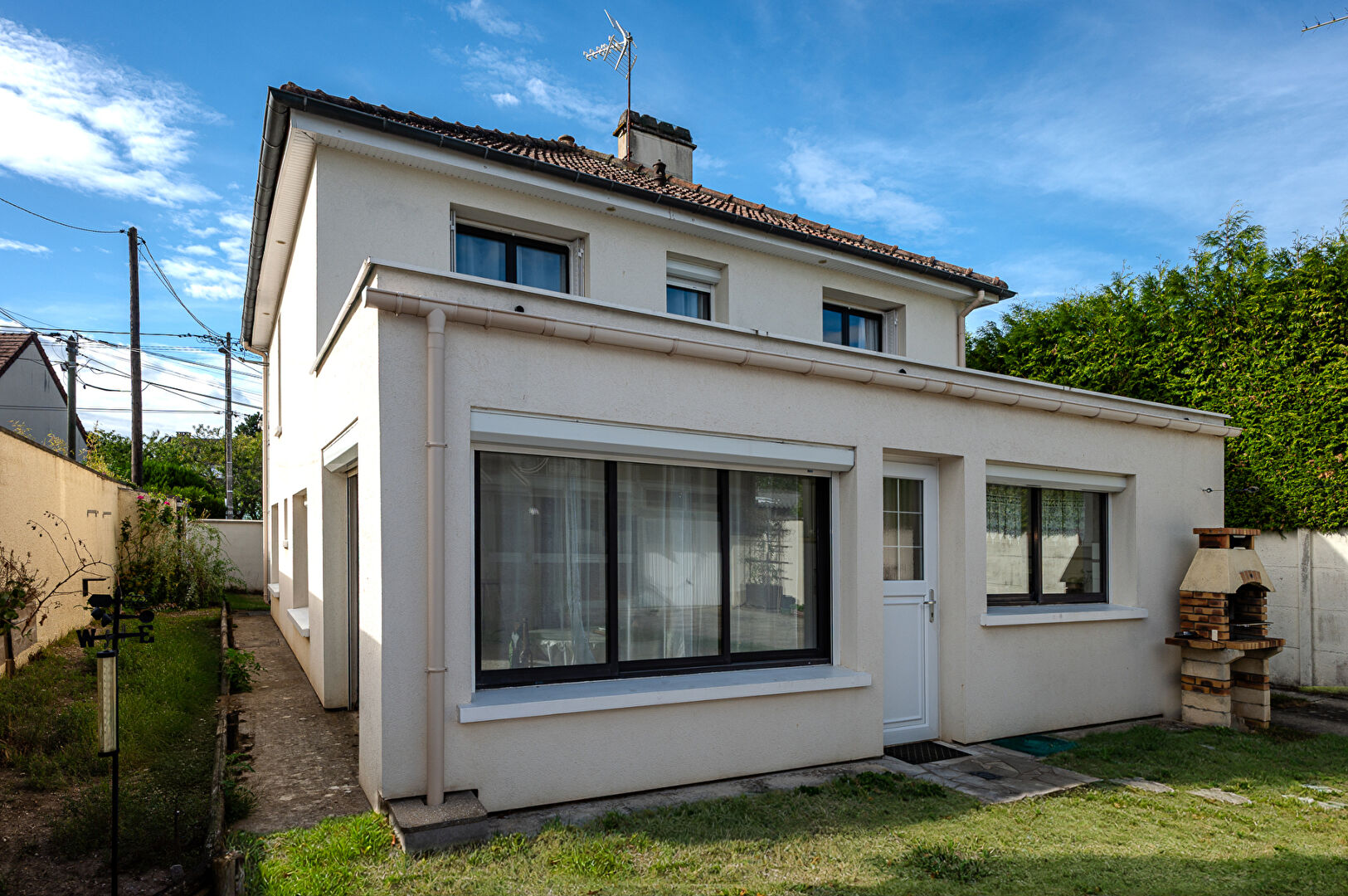 Villeneuve-Saint-Denis (77) 363 975 € Maison 5 pièces , 4 chambres 125.00 m² Avec jardin, garage/box