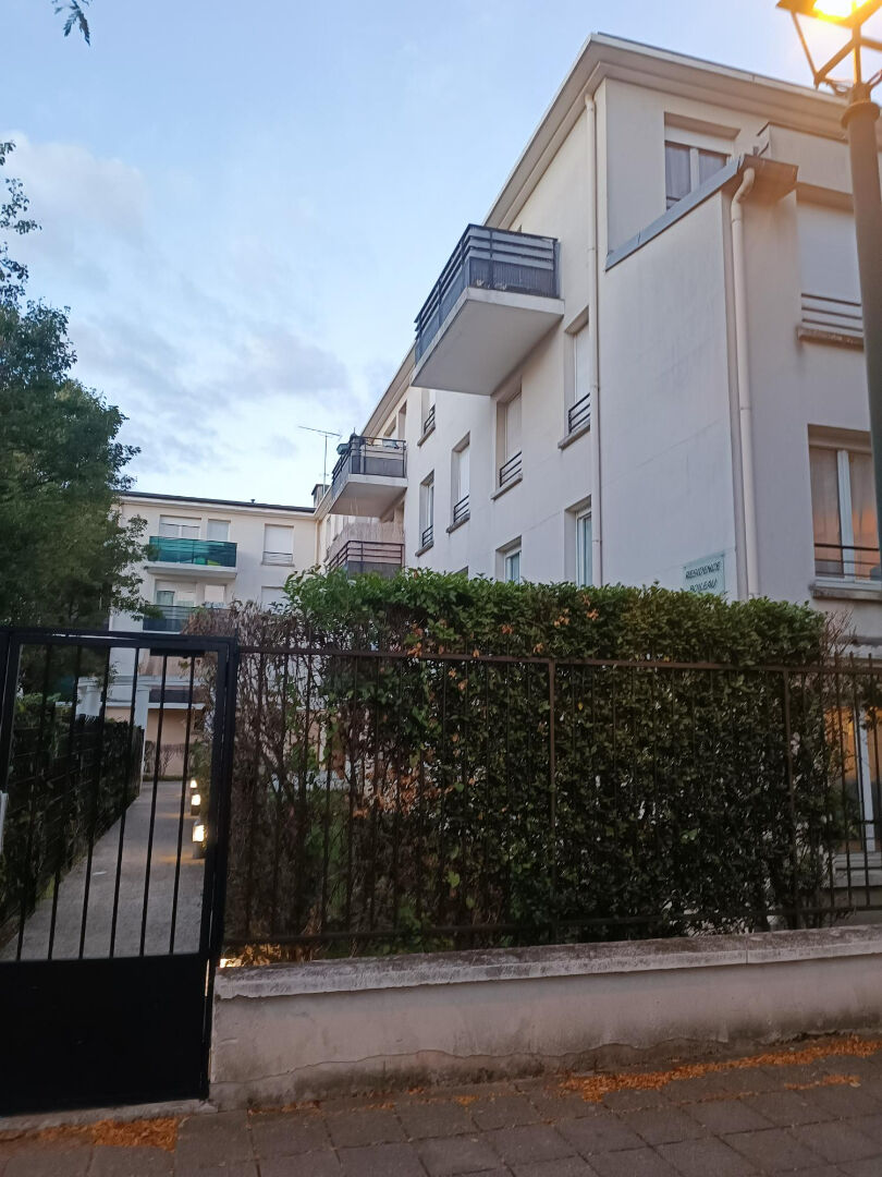 Chelles (77) Exclusif 180 200 € Appartement 2 pièces , 1 chambre 45.00 m²