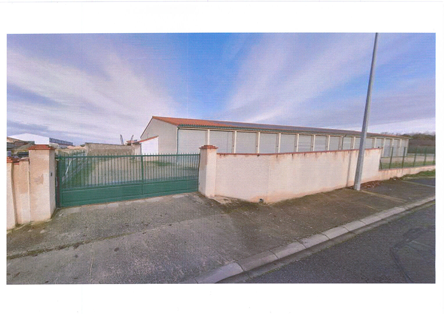 Parking / box FONSORBES (31470) 1 pi&egrave;ce 24.50 m&sup2;