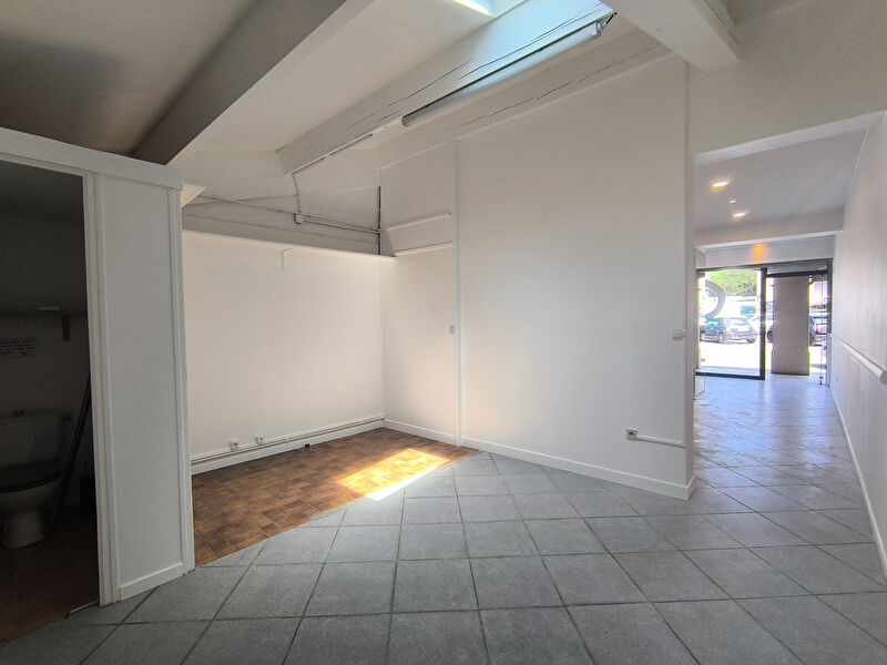 Local commercial CUGNAUX (31270) 39.00 m²