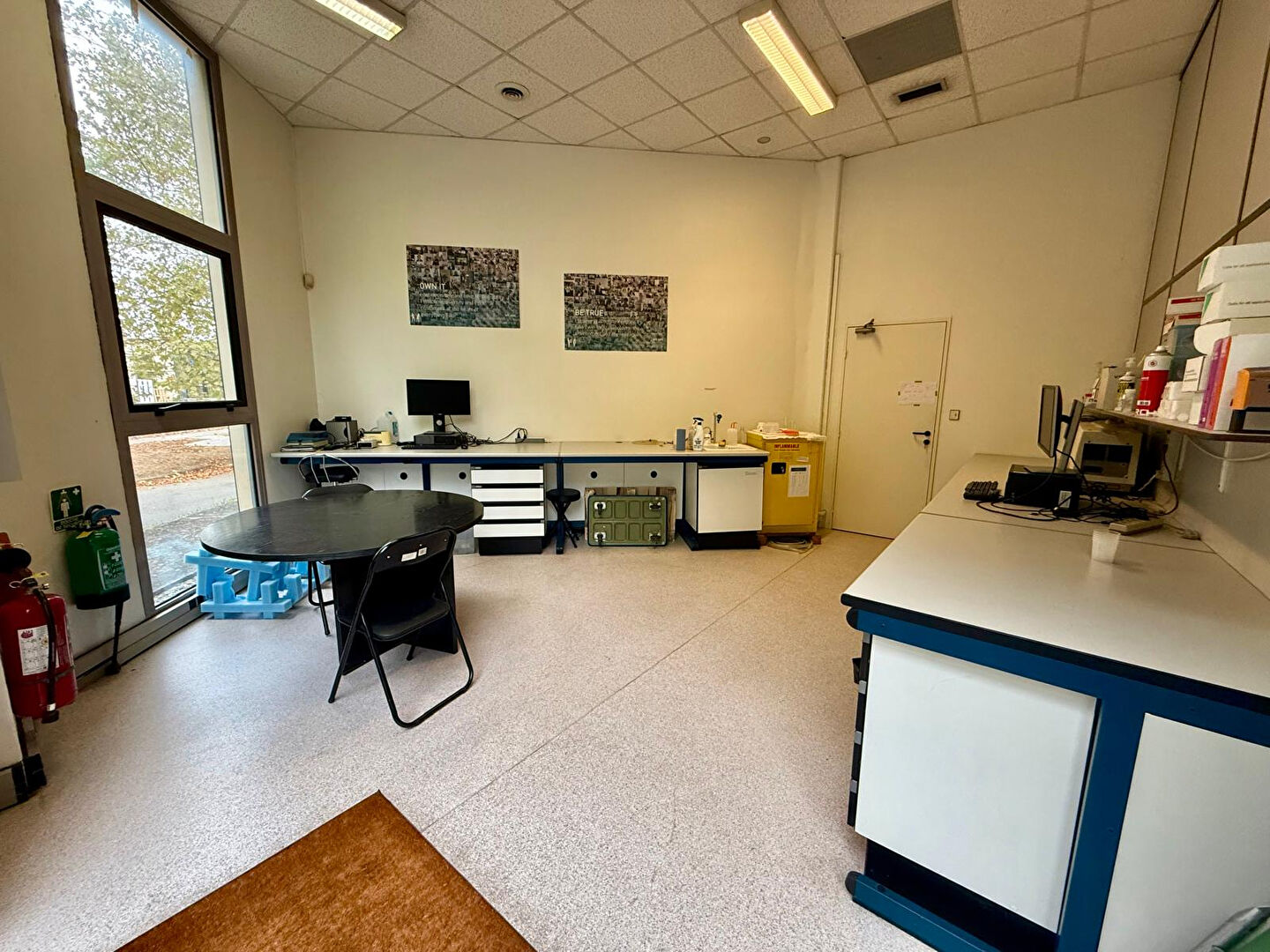 Local commercial LABEGE (31670) 73.00 m&sup2;