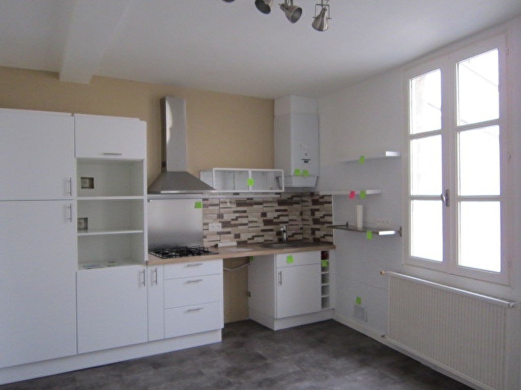 Appartement FONTENAY LE COMTE (85200) 4 pi&egrave;ces 117.00 m&sup2;