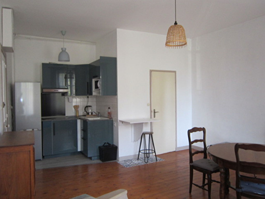 Appartement FONTENAY LE COMTE (85200) 2 pi&egrave;ces 42.00 m&sup2;