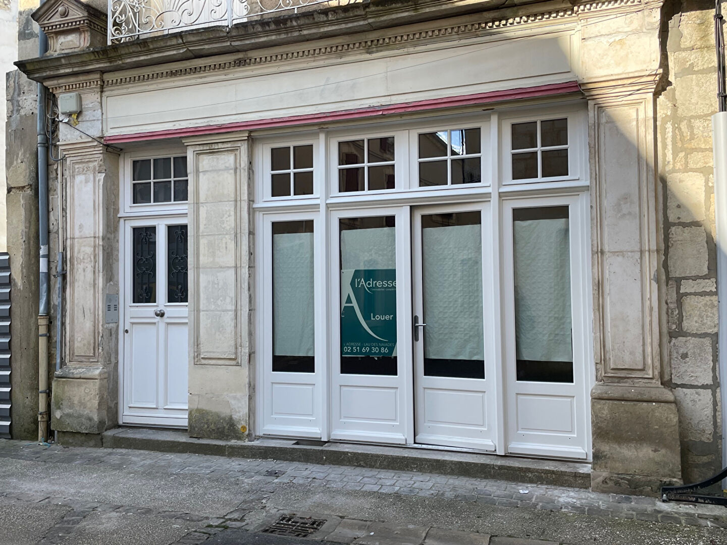 Local commercial FONTENAY LE COMTE (85200) 60.00 m²