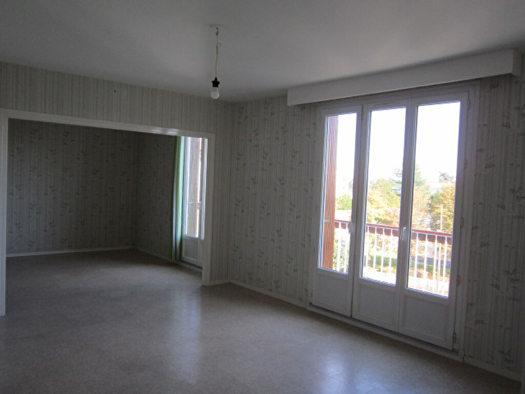 Appartement FONTENAY LE COMTE (85200) 4 pièces 93.00 m²