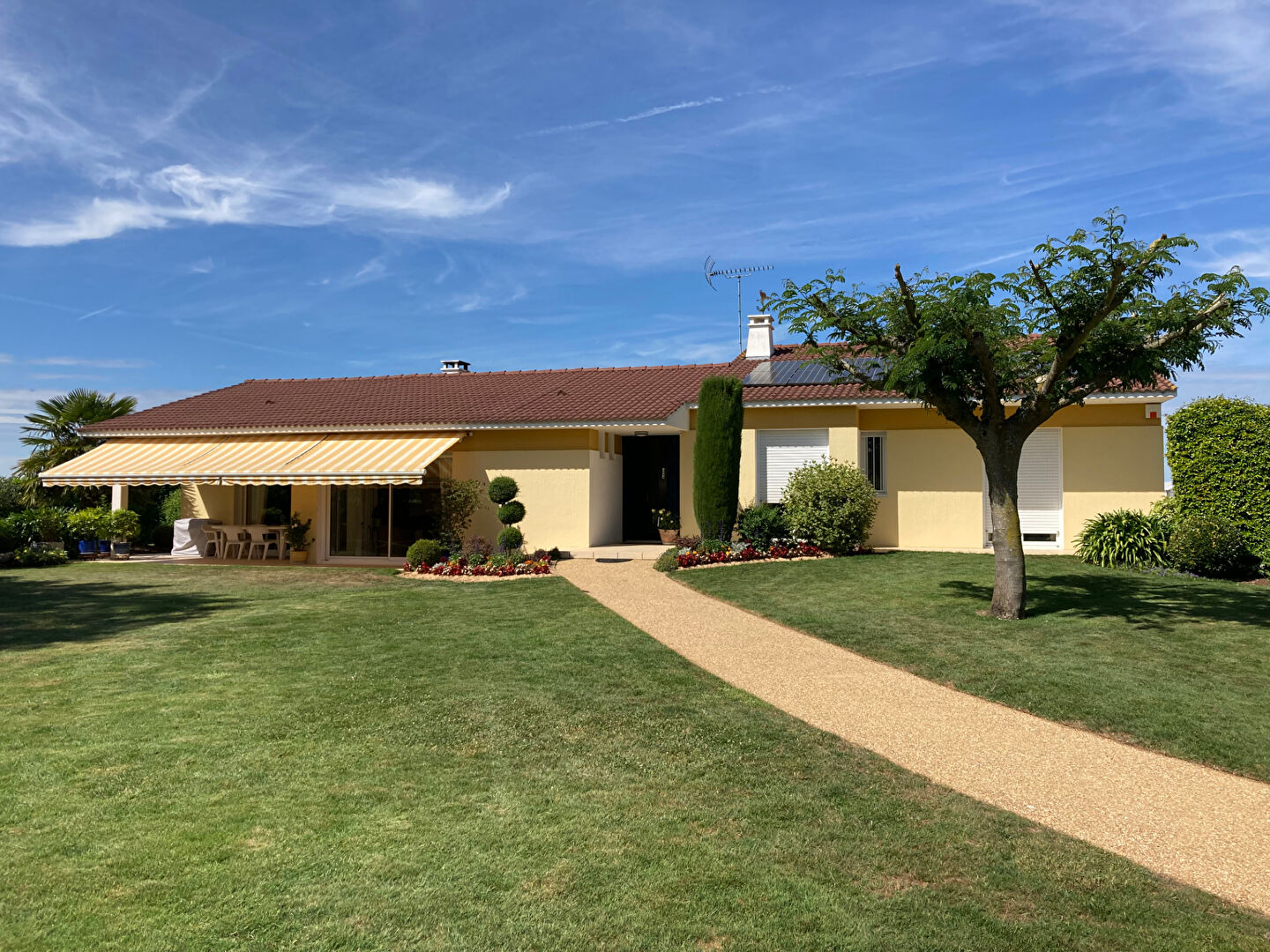 Maison à Vendre à La FoyeMonjault (79360) Achat / Vente Maison l