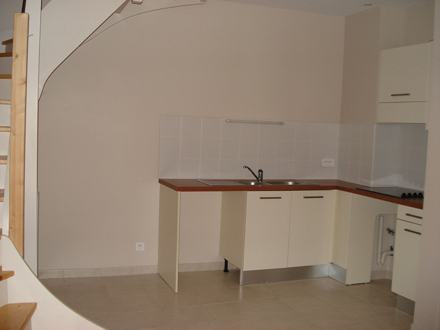 Appartement FONTENAY LE COMTE (85200) 3 pièces 64.72 m²