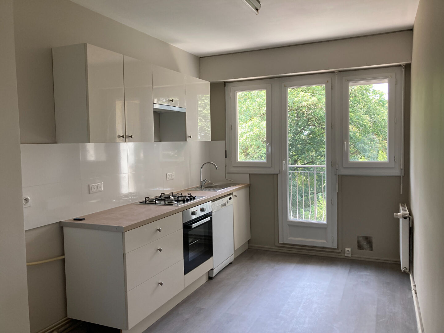 Appartement FONTENAY LE COMTE (85200) 3 pièces 88.00 m²