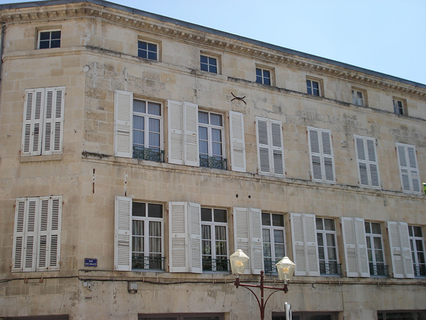 Immeuble FONTENAY LE COMTE (85200) 10 pi&egrave;ces 271.00 m&sup2;