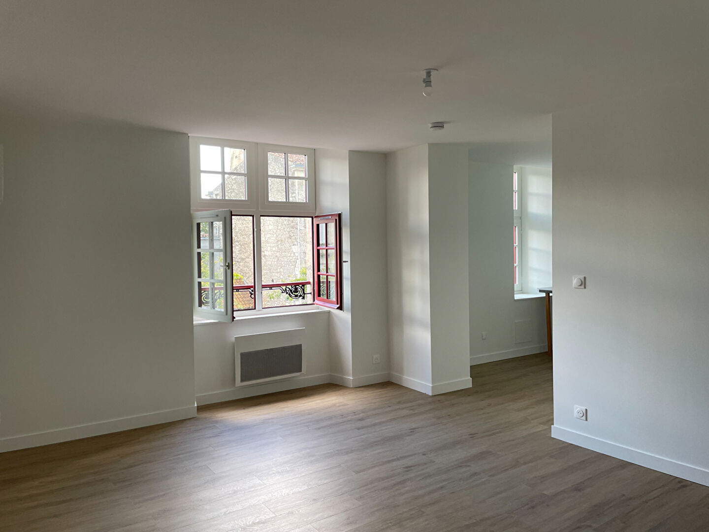 Appartement FONTENAY LE COMTE (85200) 1 pièce 36.46 m²