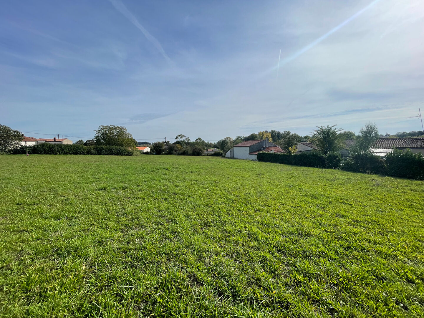 Terrain FONTENAY LE COMTE (85200) 1700.00 m&sup2;