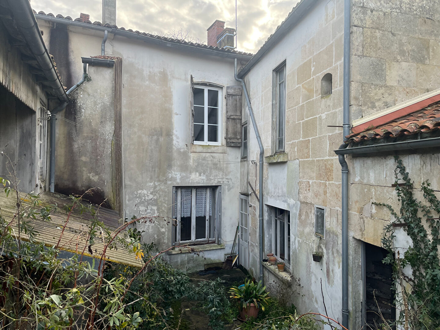 Maison FONTENAY LE COMTE (85200) 6 pièces 170.00 m²