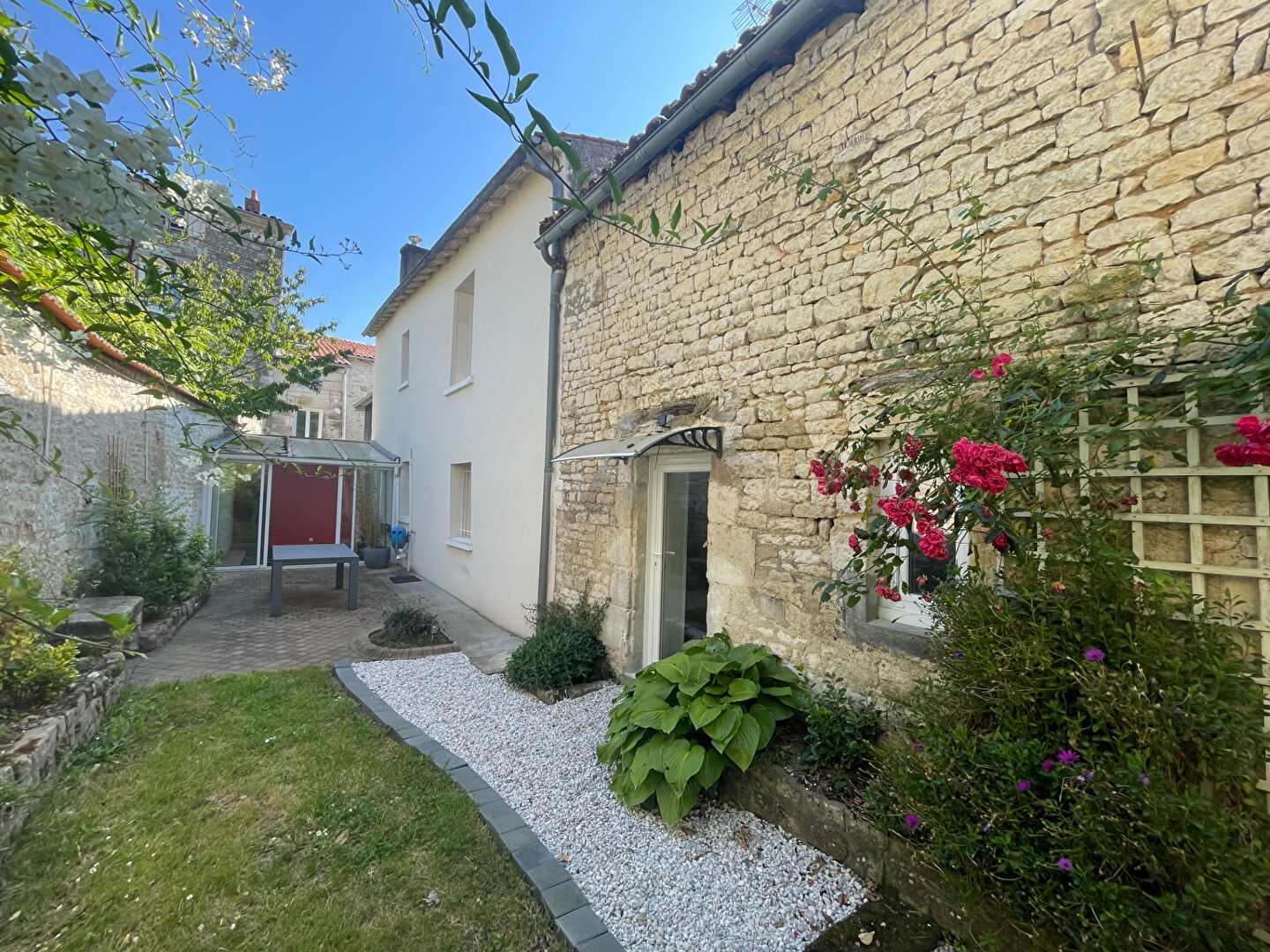 Maison FONTENAY LE COMTE (85200) 5 pièces 120.64 m²