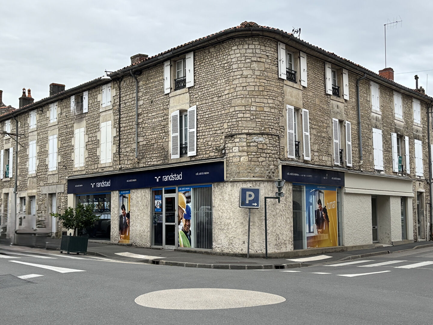 Immeuble Fontenay le comte (85200) 528.00 m²