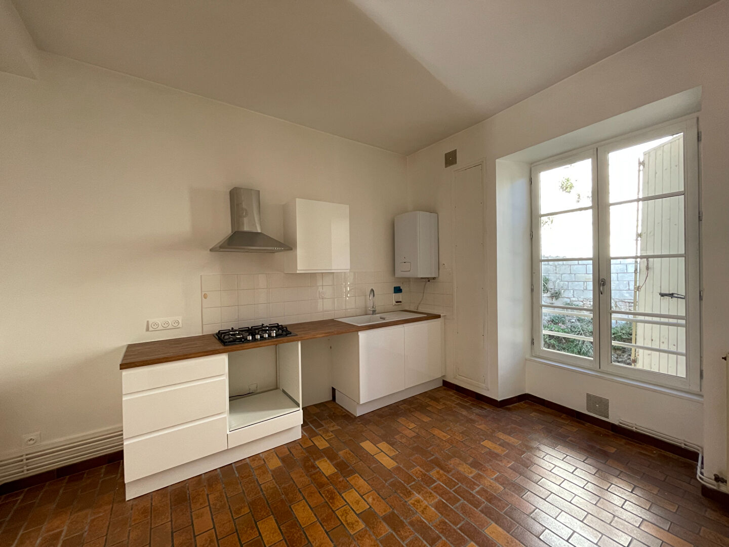 Appartement FONTENAY LE COMTE (85200) 3 pièces 73.00 m²