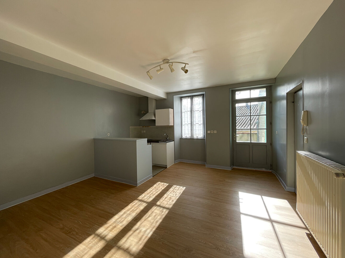 Appartement FONTENAY LE COMTE (85200) 1 pi&egrave;ce 29.41 m&sup2;