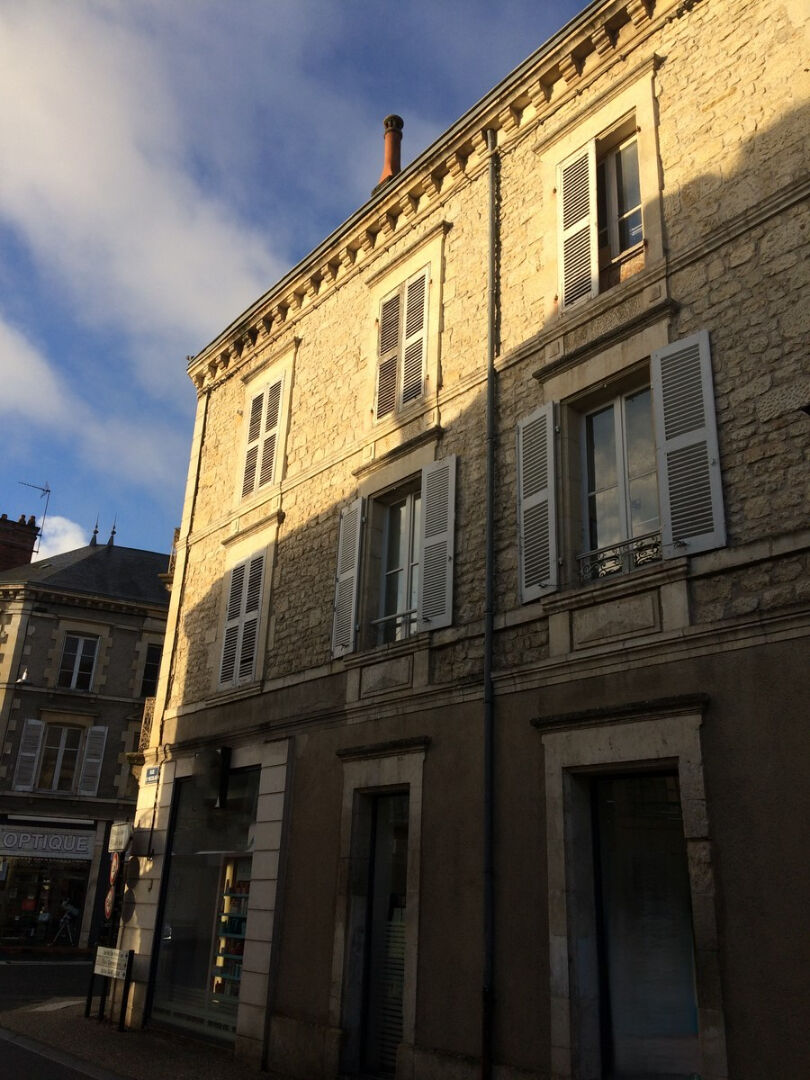 Immeuble FONTENAY LE COMTE (85200) 117.00 m&sup2;