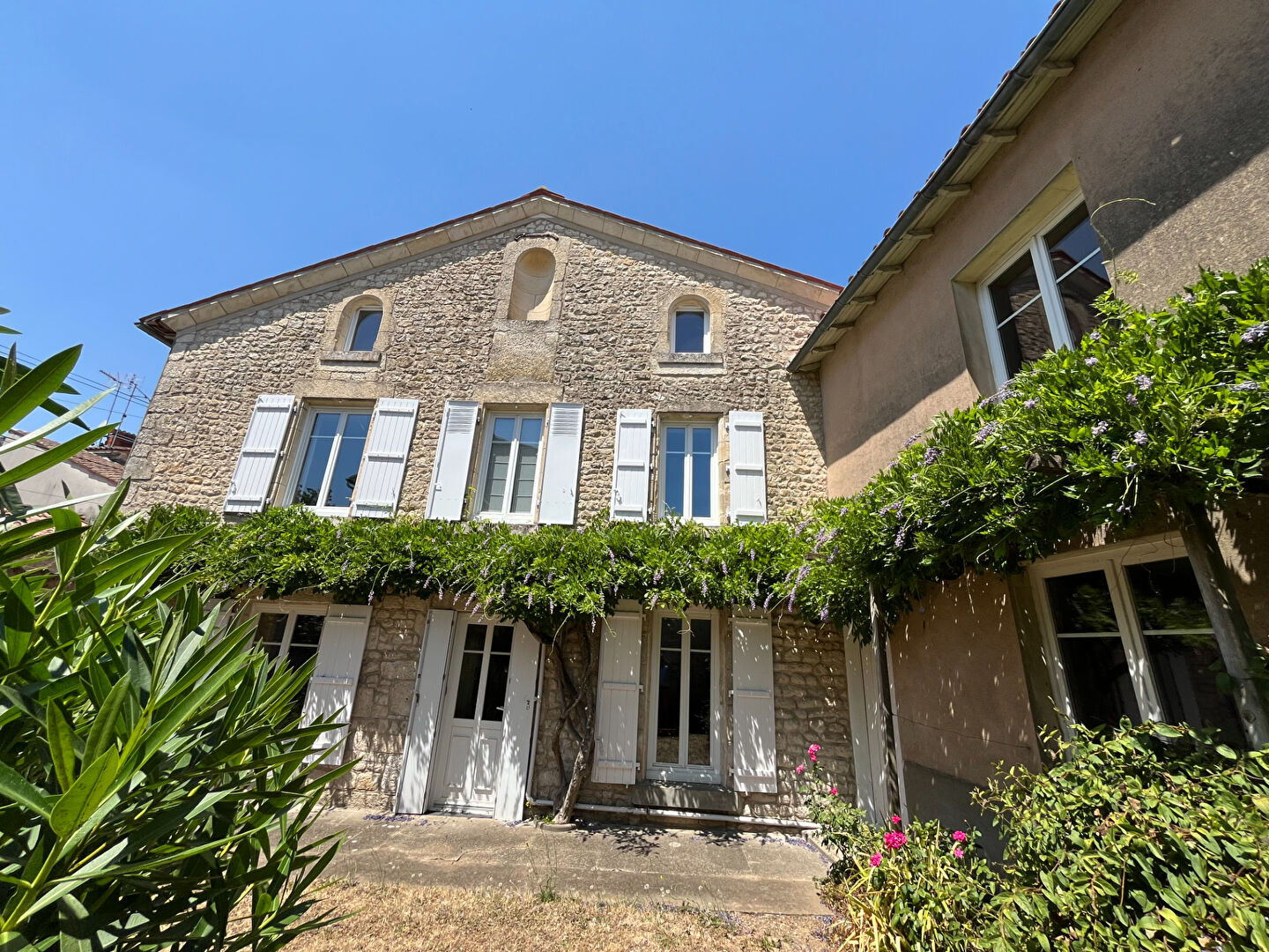 Maison FONTENAY LE COMTE (85200) 8 pi&egrave;ces 180.00 m&sup2;
