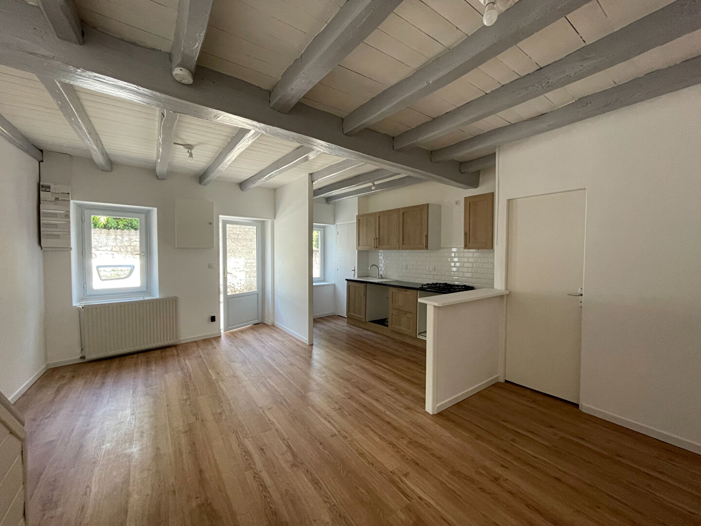 Maison FONTENAY LE COMTE (85200) 3 pi&egrave;ces 70.00 m&sup2;