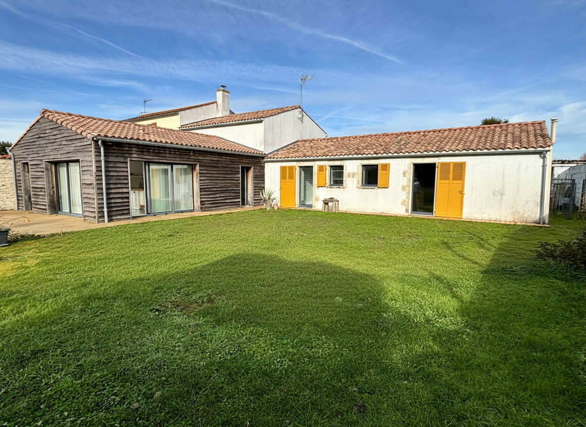 Maison Sainte Radegonde des Noyers (85450) 6 pi&egrave;ces 168.00 m&sup2;
