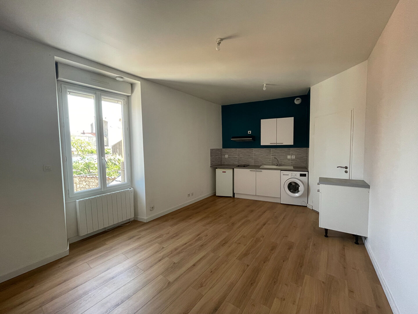 Appartement FONTENAY LE COMTE (85200) 1 pi&egrave;ce 25.00 m&sup2;