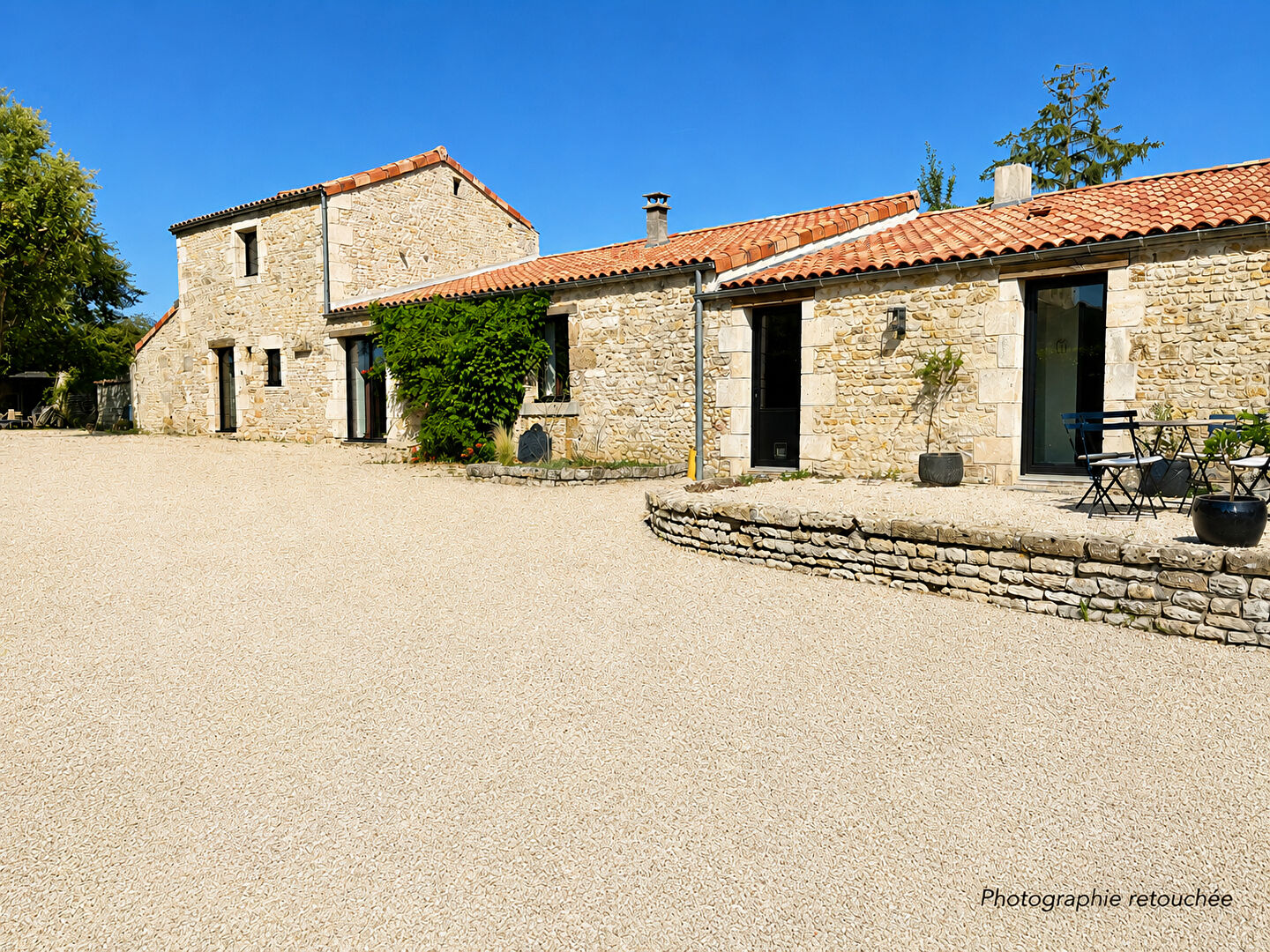 Maison FONTENAY LE COMTE (85200) 7 pi&egrave;ces 215.00 m&sup2;