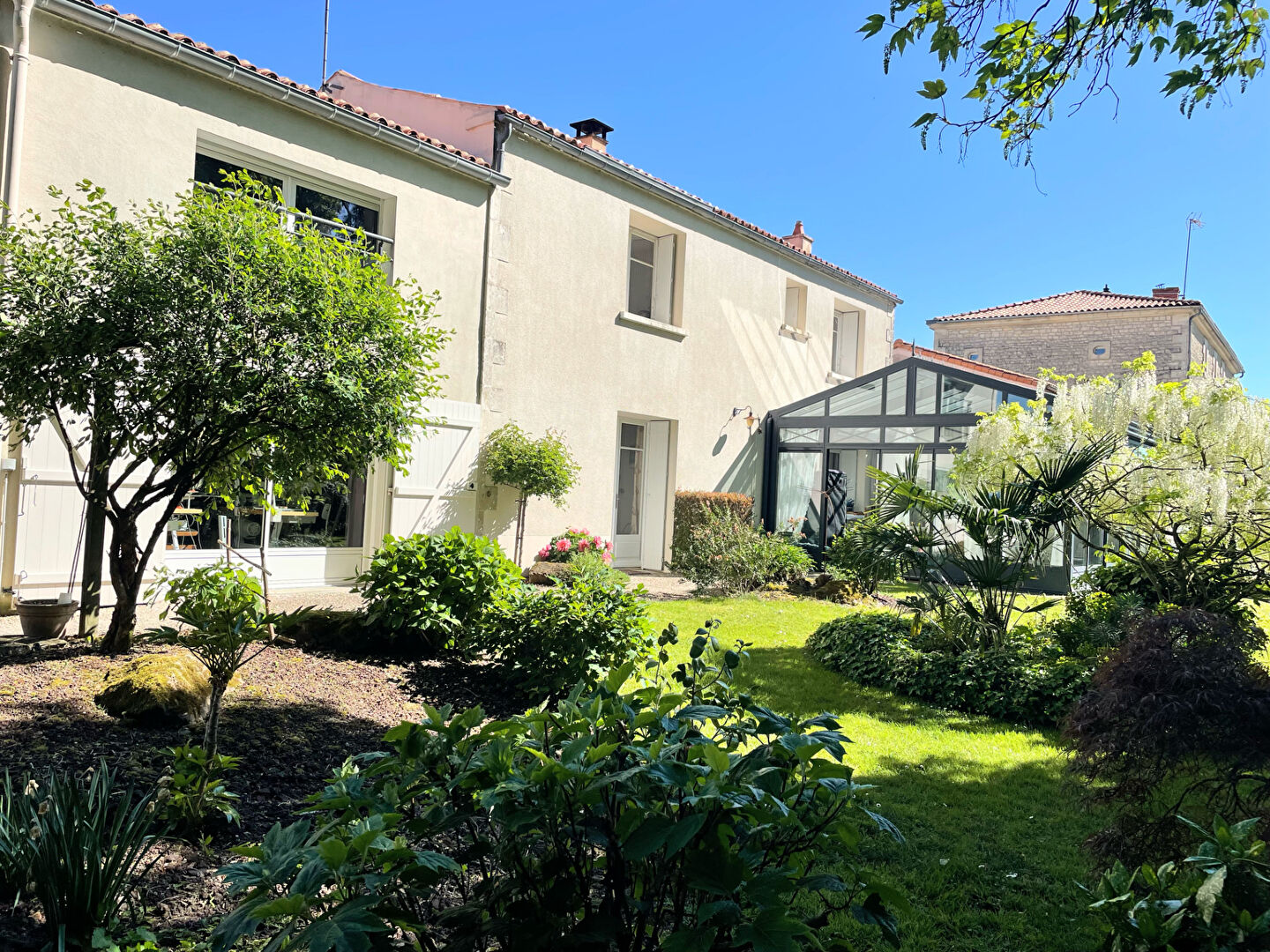 Maison Fontenay le Comte (85200) 6 pi&egrave;ces 174.00 m&sup2;