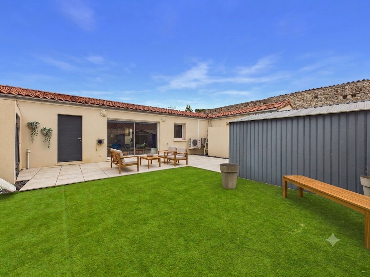 Maison Fontenay le Comte (85200) 3 pi&egrave;ces 118.00 m&sup2;